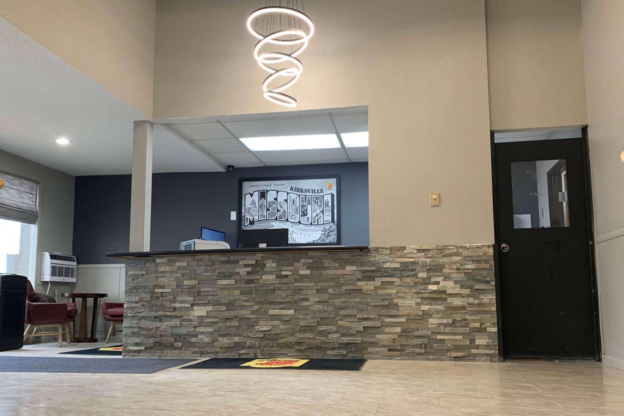 Super 8 By Wyndham Kirksville-University Area Exteriör bild